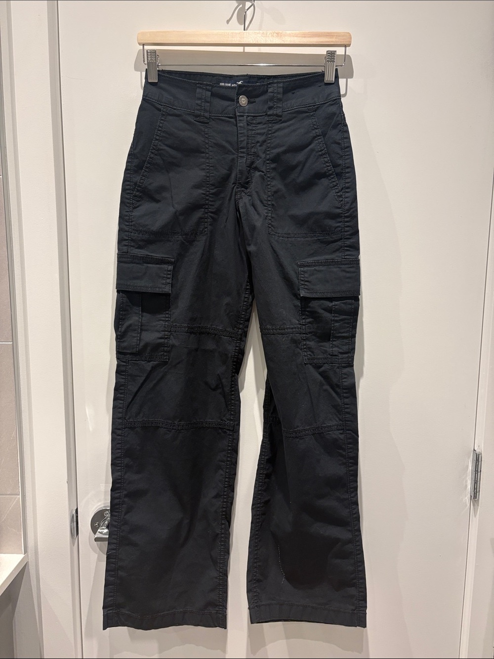 Hollister Black Wide-Leg Cargo Jeans